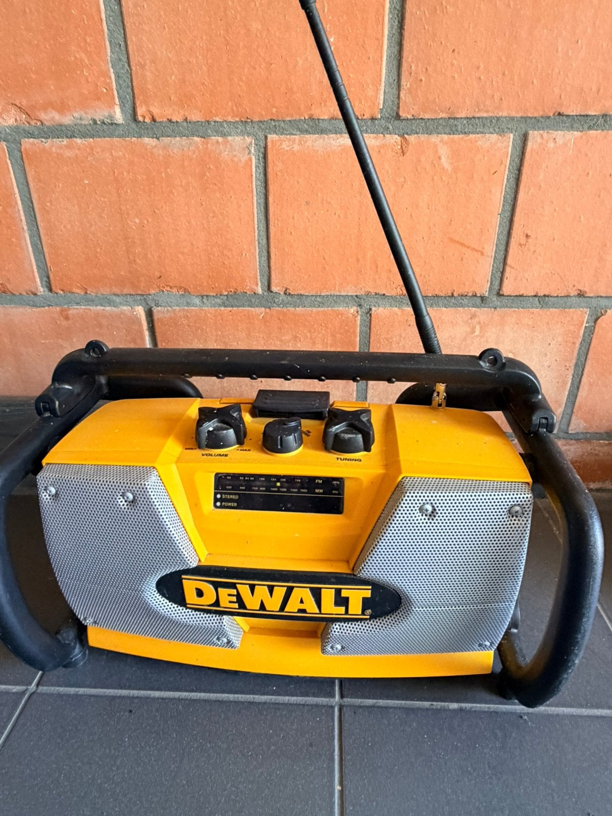 DeWalt Werfradio DC010-GB/QW, Ophalen, Zo goed als nieuw