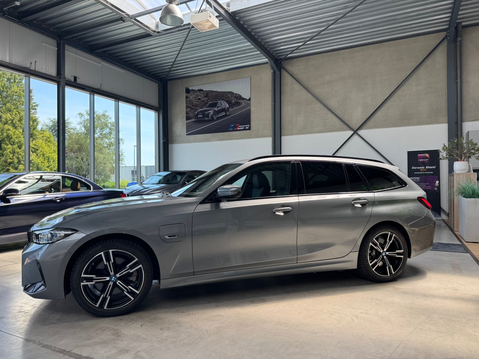 BMW 330e xDrive M-Sport | 12/2022 | 57.000 km, Autos, Achat, Entreprise, Entretenue par le concessionnaire, Noir