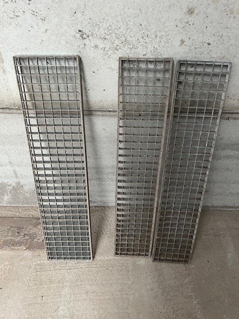 Listes d'aluminium, Enlèvement