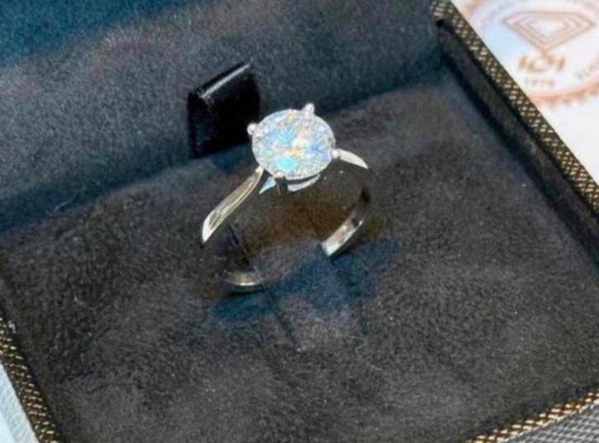 Nieuwe gouden ring met VS diamant van 2.10ct en certificaat!, Bijoux, Sacs & Beauté, Bagues, Neuf, Enlèvement ou Envoi, Or, 17 à 18