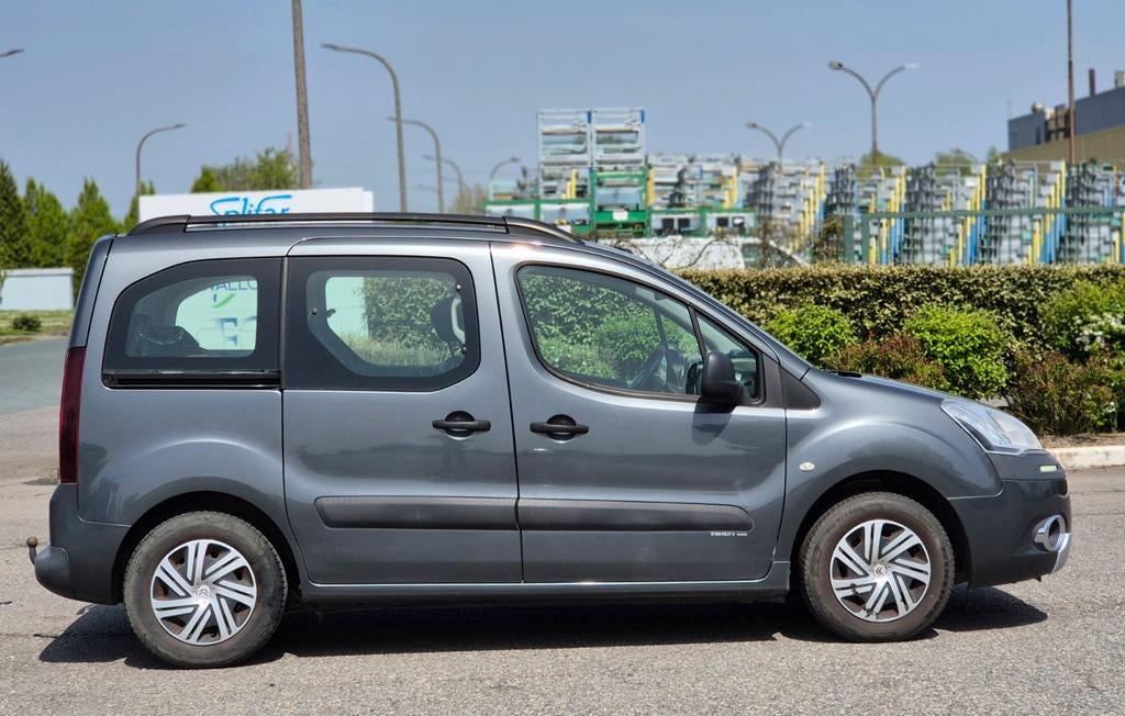 Citroën berlingo 16hdi an2014. 140.000km 5500€, Autos, Citroën, Particulier, Berlingo, Diesel, Euro 5, Berline, 5 portes, Boîte manuelle