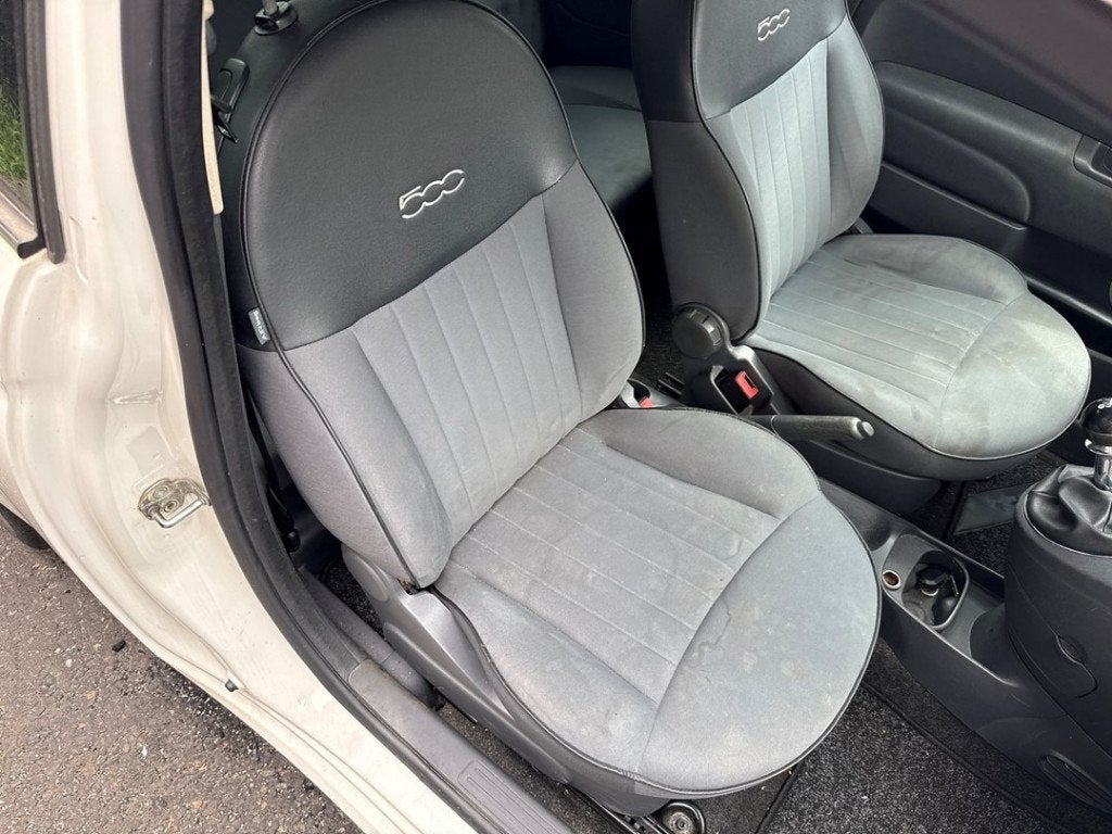 STOEL RECHTS VOOR Fiat 500C (312) (01-2009/-), Auto-onderdelen, FCA Germany GmbH, Gebruikt, IPC D1-09 Bahnhofsplatz
65423  Rüsselsheim am Main, DE