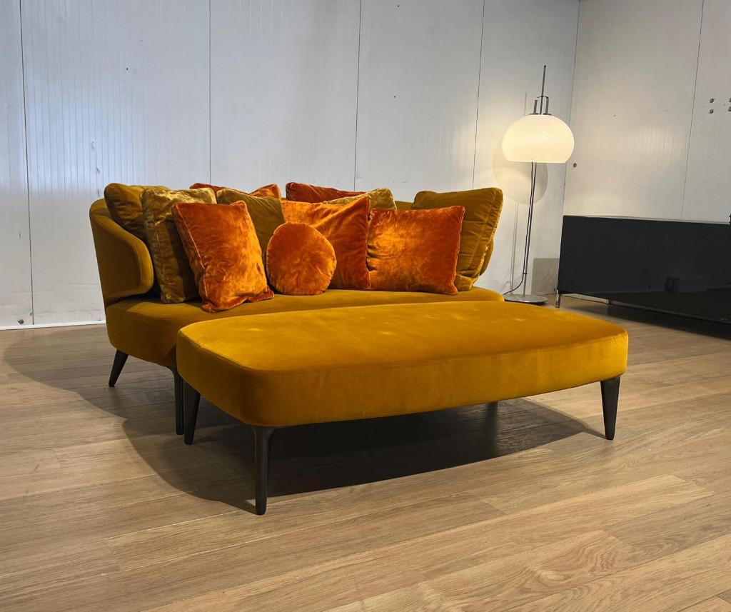 TBE Minotti Aston canapé + pouf velours jaune – PN: 11.000€, Enlèvement ou Envoi, Comme neuf, Tissus, Design Bankstellen Minotti
