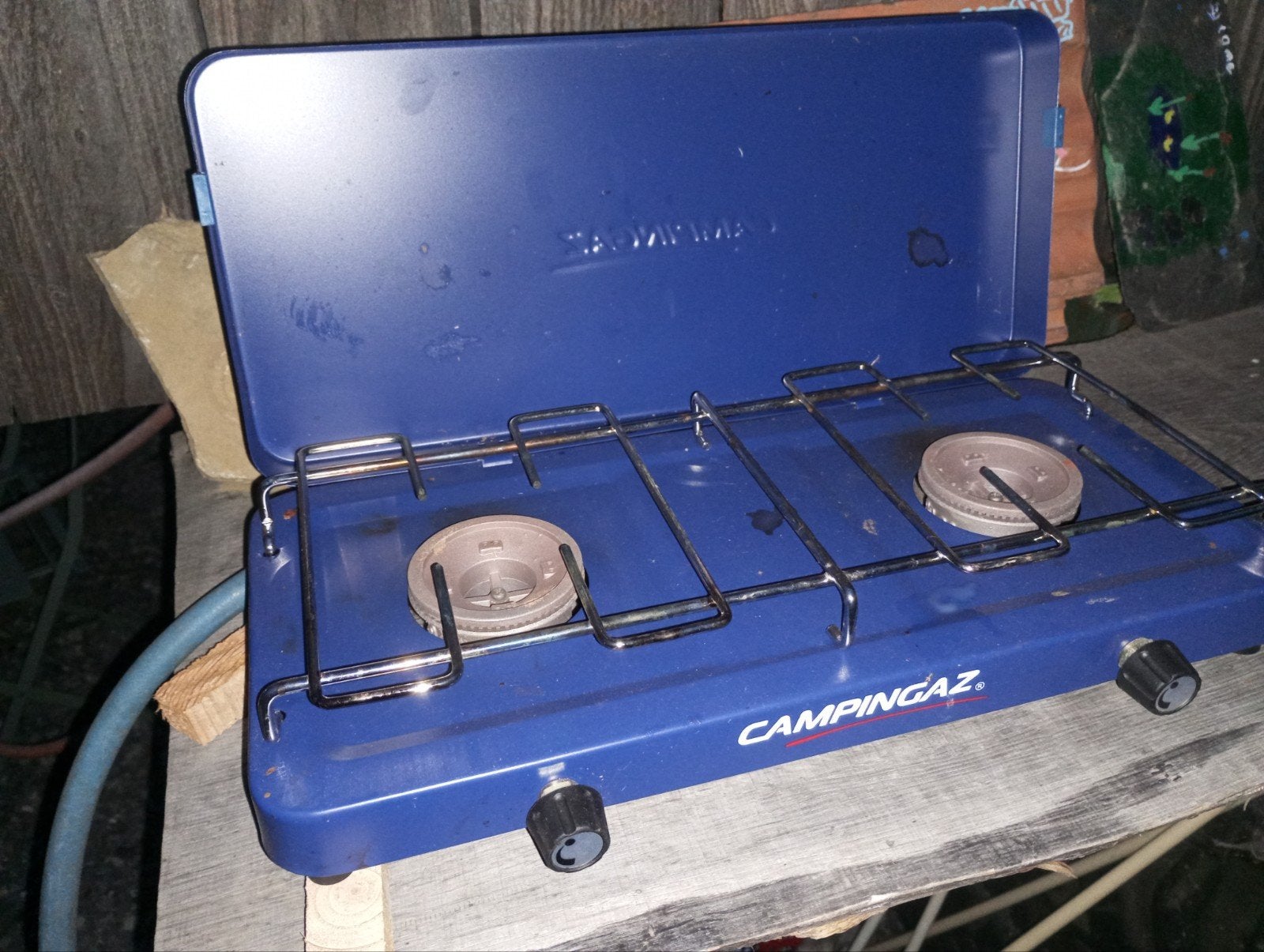 Camping gaz deux taques presque neuf, Caravanes & Camping, Enlèvement