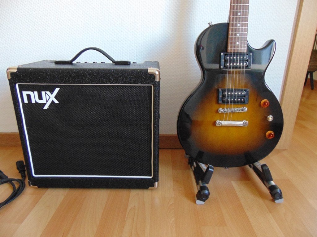 Gitaar Les Paul Epiphone + Versterker NUX Mighty 30X ., Muziek en Instrumenten, Ophalen, Met versterker, Solid body, Nieuw