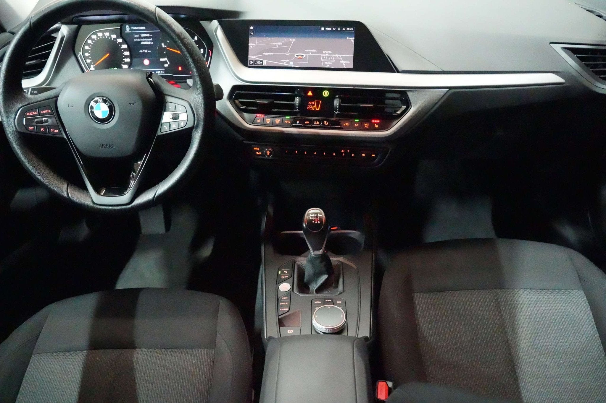 BMW 116 d EURO 6d Navi Carplay LED Garantie, https://public.car-pass.be/vhr/98ac2b52-7310-4ba7-ac6a-1cb7ff2e3d94, Gebruikt, Zwart