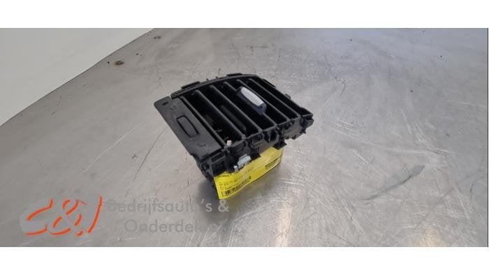 Grille aération tableau de bord d'un Renault Trafic, -, 3 mois de garantie, Utilisé, -