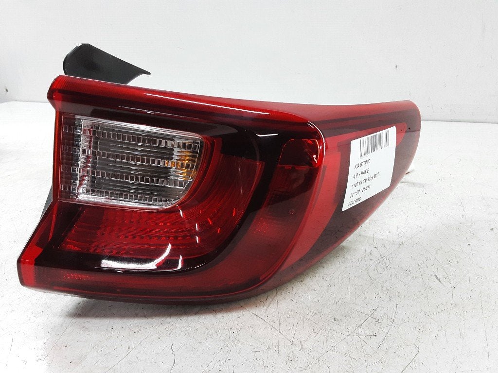 ACHTERLICHT RECHTS Kia Stonic (YB) (92402H8400), Info@kia.de, Theodor-Heuss-Allee 11
60486  Frankfurt am Main, DE, Kia Deutschland GmbH