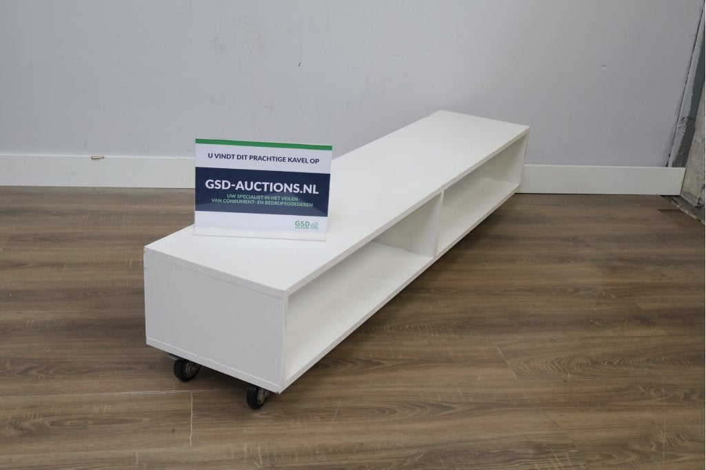 Witte lage kast op wielen, TV-Meubel, Antiek en Kunst
