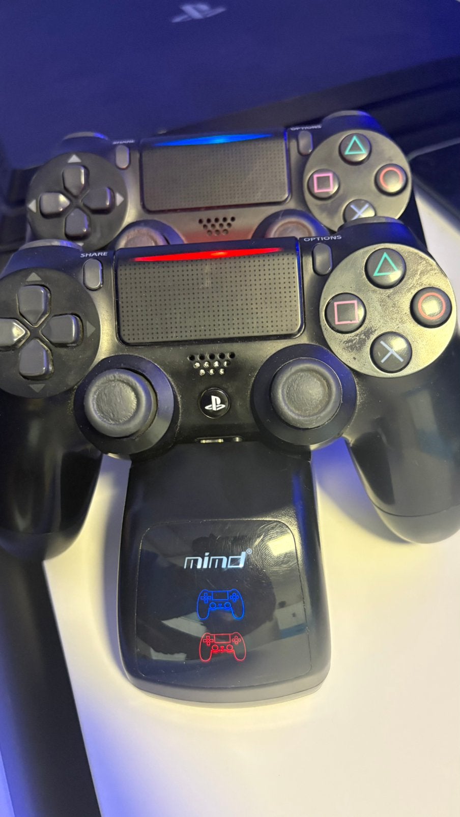 PS4 Pro + 2 controllers + laadstation + 40 games –, Ophalen of Verzenden, Zo goed als nieuw
