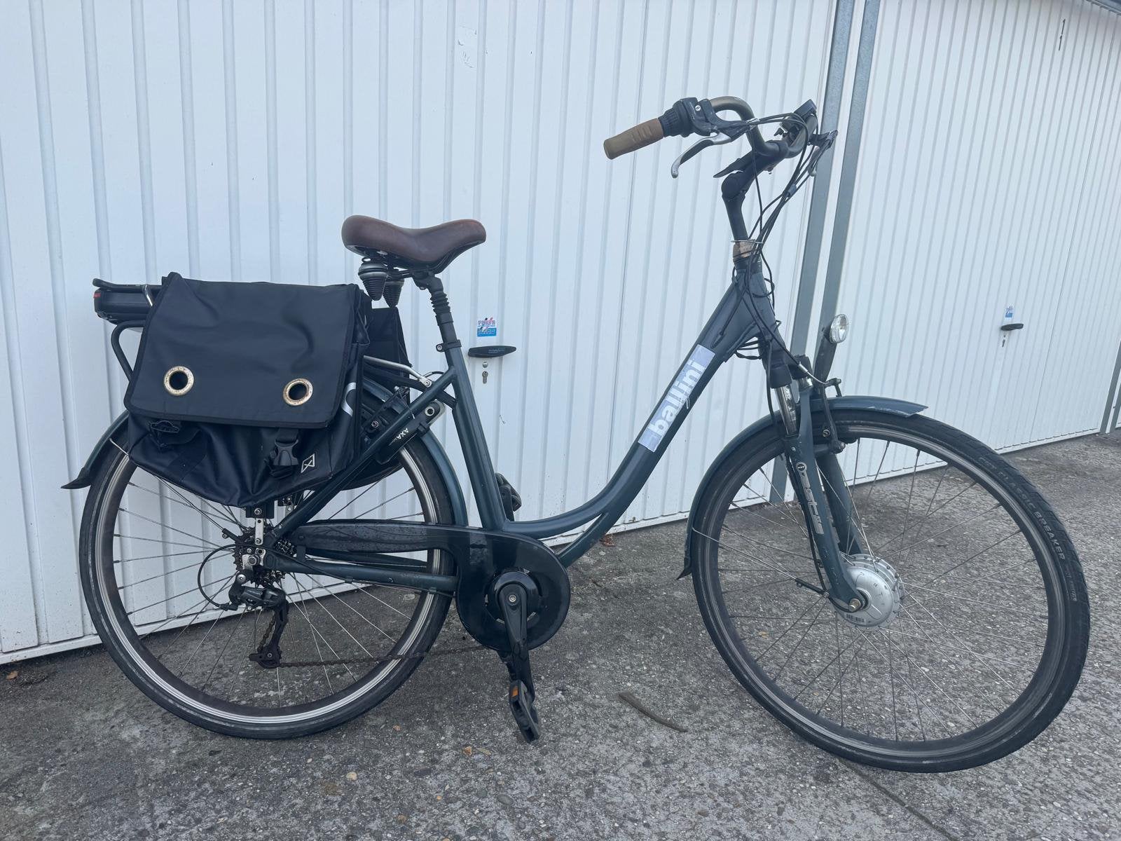BALLINI ELEKTRISCHE FIETS MET VOORMOTOR, Ophalen, Zo goed als nieuw