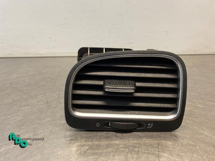 Grille aération tableau de bord d'un Volkswagen Golf (Golf, Volkswagen, -, 3 mois de garantie, Utilisé