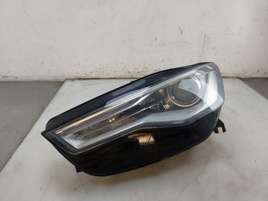 PHARE / OPTIQUE AVANT GAUCHE Audi A6 Avant (C7), Autos : Pièces & Accessoires, Auto-Union-Straße  1,
85057  Ingolstadt, DE, Info@audi.de