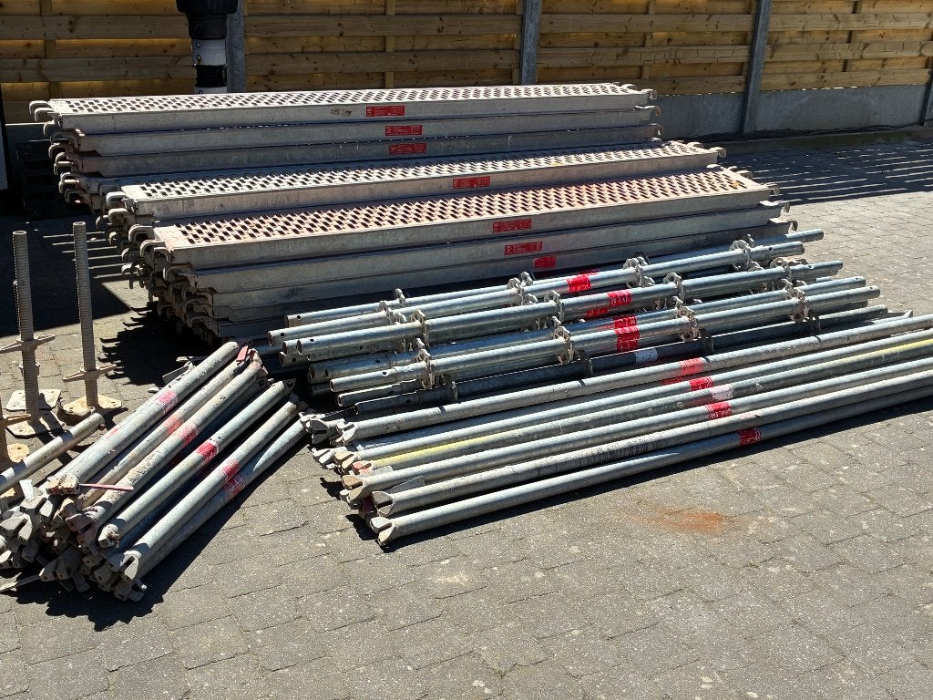 Stelling (Altrad) in perfecte staat!!, Doe-het-zelf en Bouw, Steigers, Ophalen, Zo goed als nieuw, Gevelsteiger, 5 meter of hoger