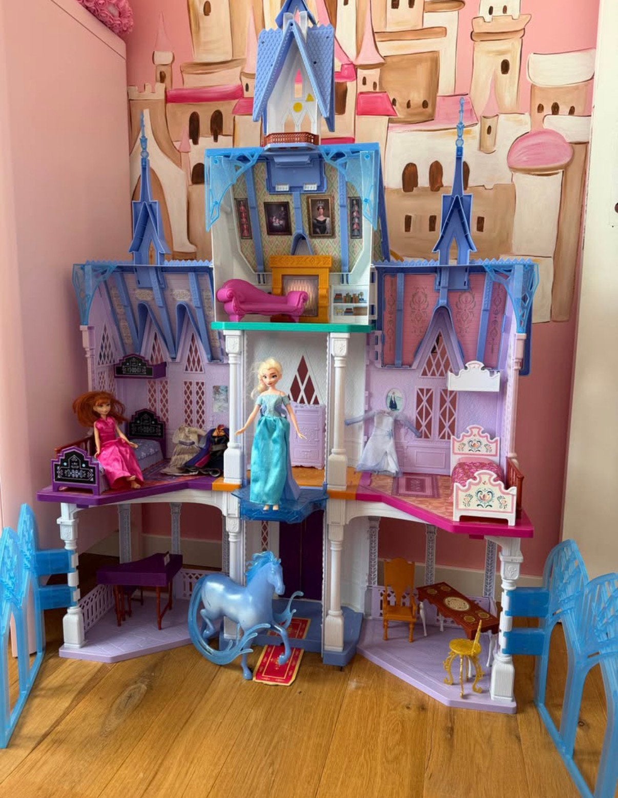 Le château gelé, Enfants & Bébés, Jouets | Maisons de poupées, Utilisé, Maison de poupées, Enlèvement