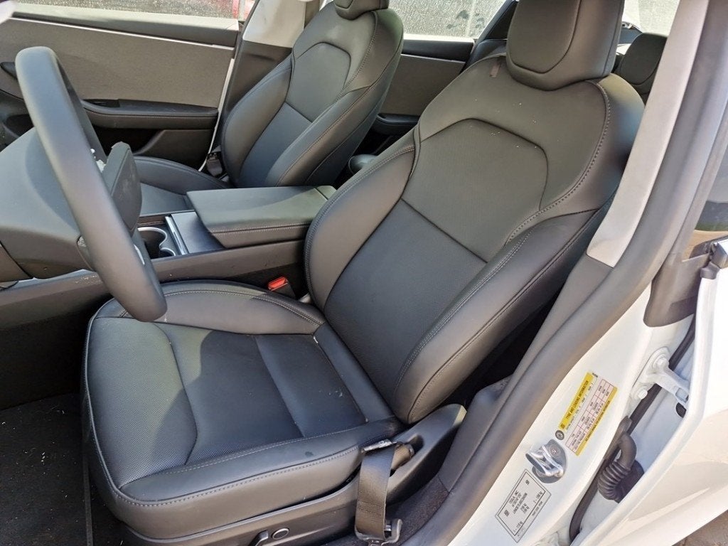 INTERIEUR Tesla Model 3 (01-2017/-), Auto-onderdelen, Germany_Sales@tesla.com, Gebruikt, Overige automerken, Ludwig-Prandtl-Straße 27 - 29
12526  Berlin, DE
