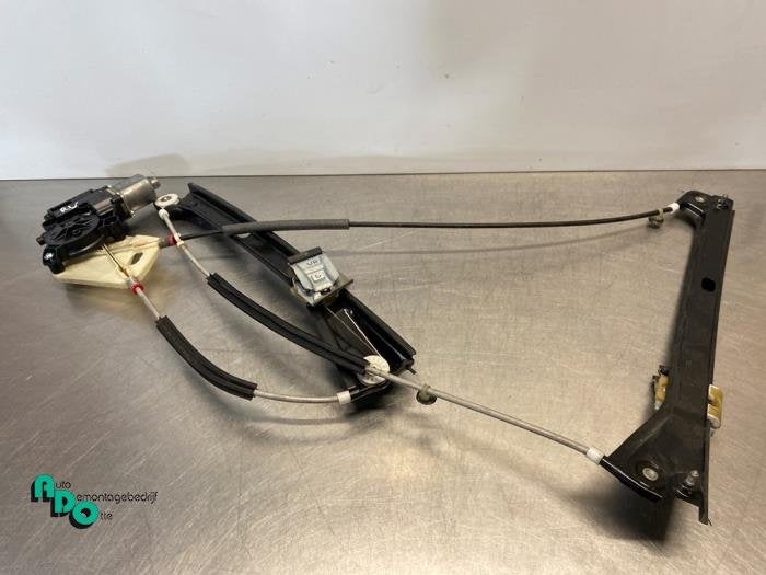 Mécanique vitre 2portes avant droite d'un Volkswagen Polo (, Volkswagen, -, 3 mois de garantie, Utilisé