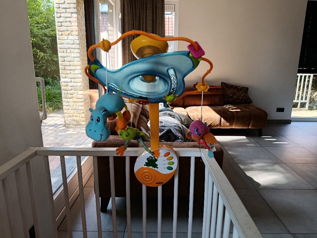 Tiny Love muziekmobiel (klassieke muziek & diertjes), Kinderen en Baby's, Ophalen, Gebruikt, Mobiel