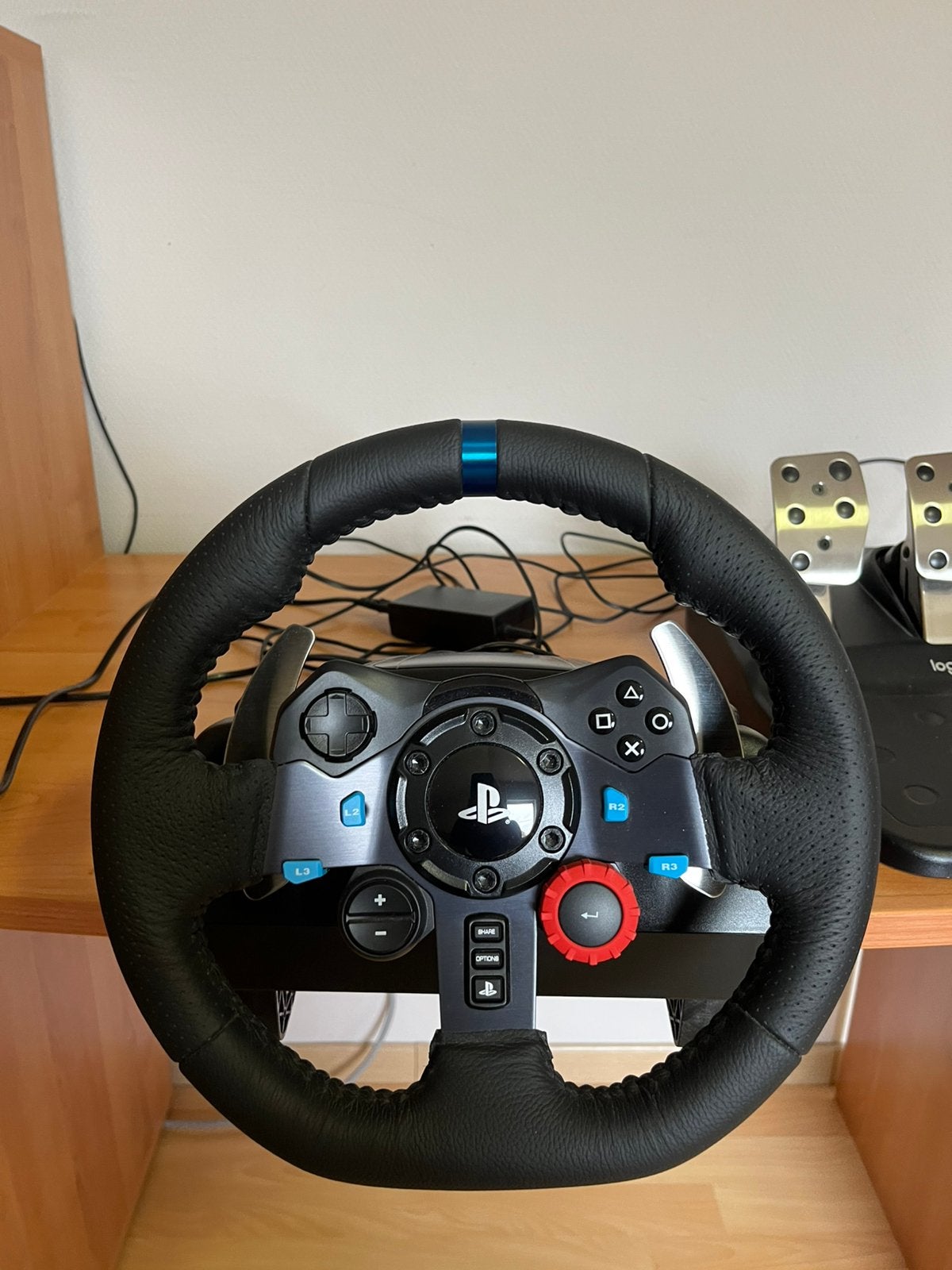 PlayStation stuur + pedalen Logitech (Playstation 3 en 4), Games en Spelcomputers, Ophalen, Zo goed als nieuw, Stuur of Pedalen
