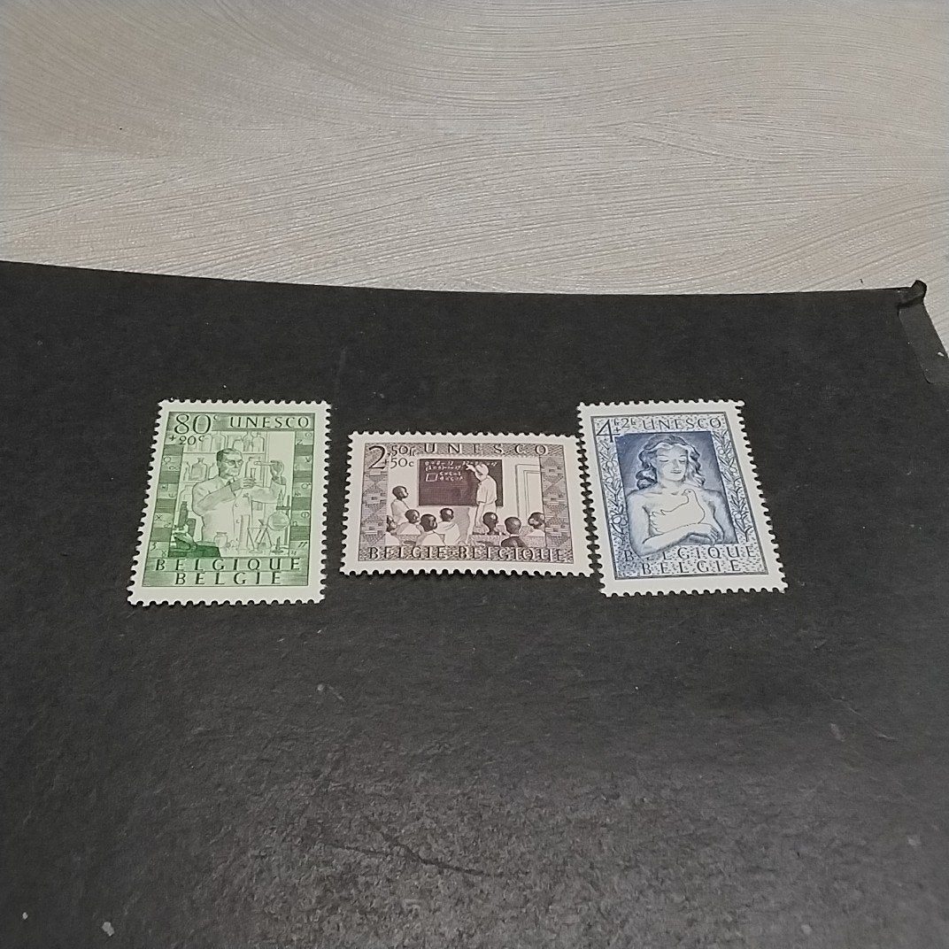 BELGIE 842/844 scharnier met cote 14,00 €, Ophalen of Verzenden