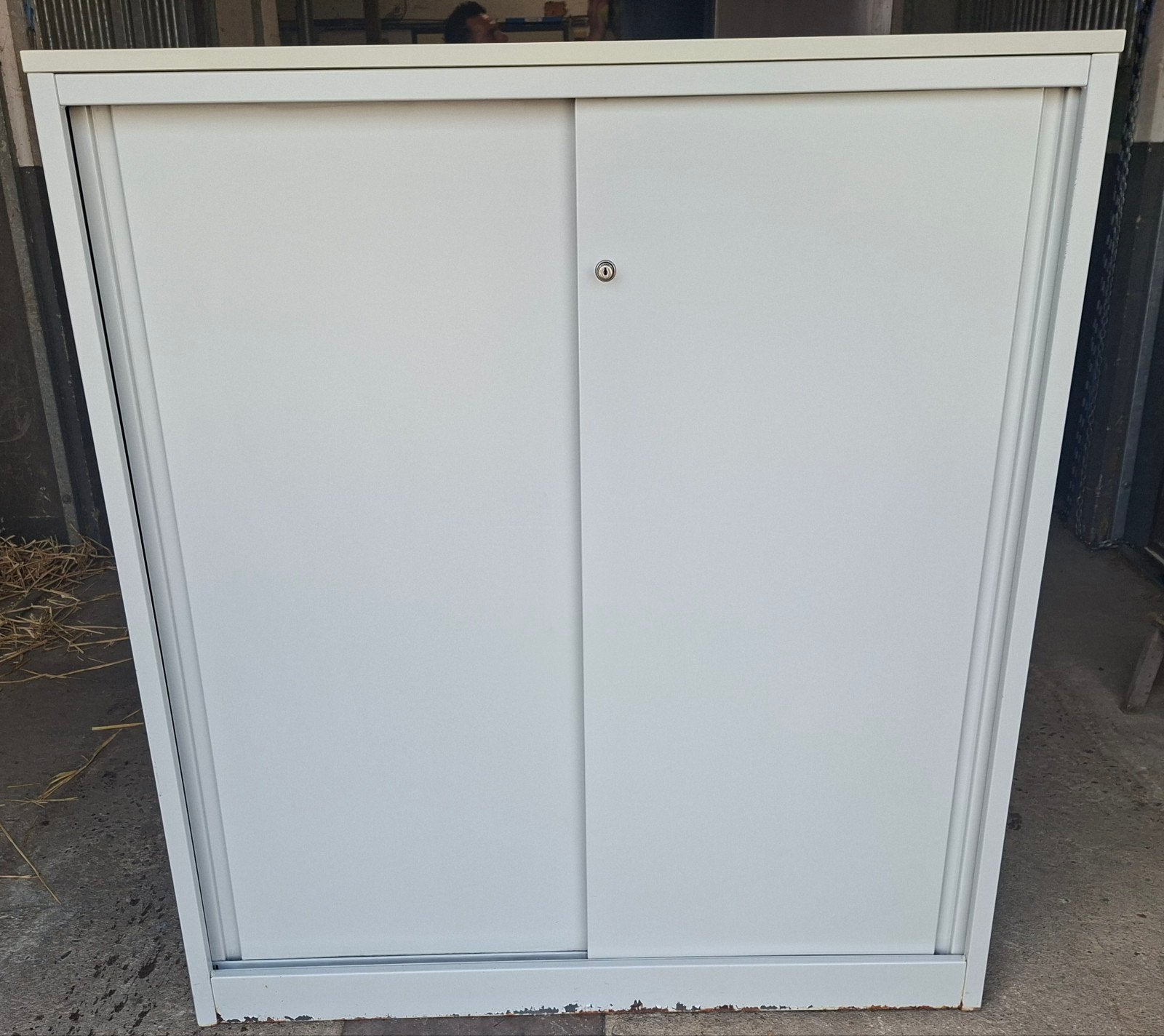 metalen schuifdeurkast, Huis en Inrichting, Kasten | Roldeurkasten en Archiefkasten, Ophalen, 100 tot 150 cm, 100 tot 150 cm, Meerdere deuren