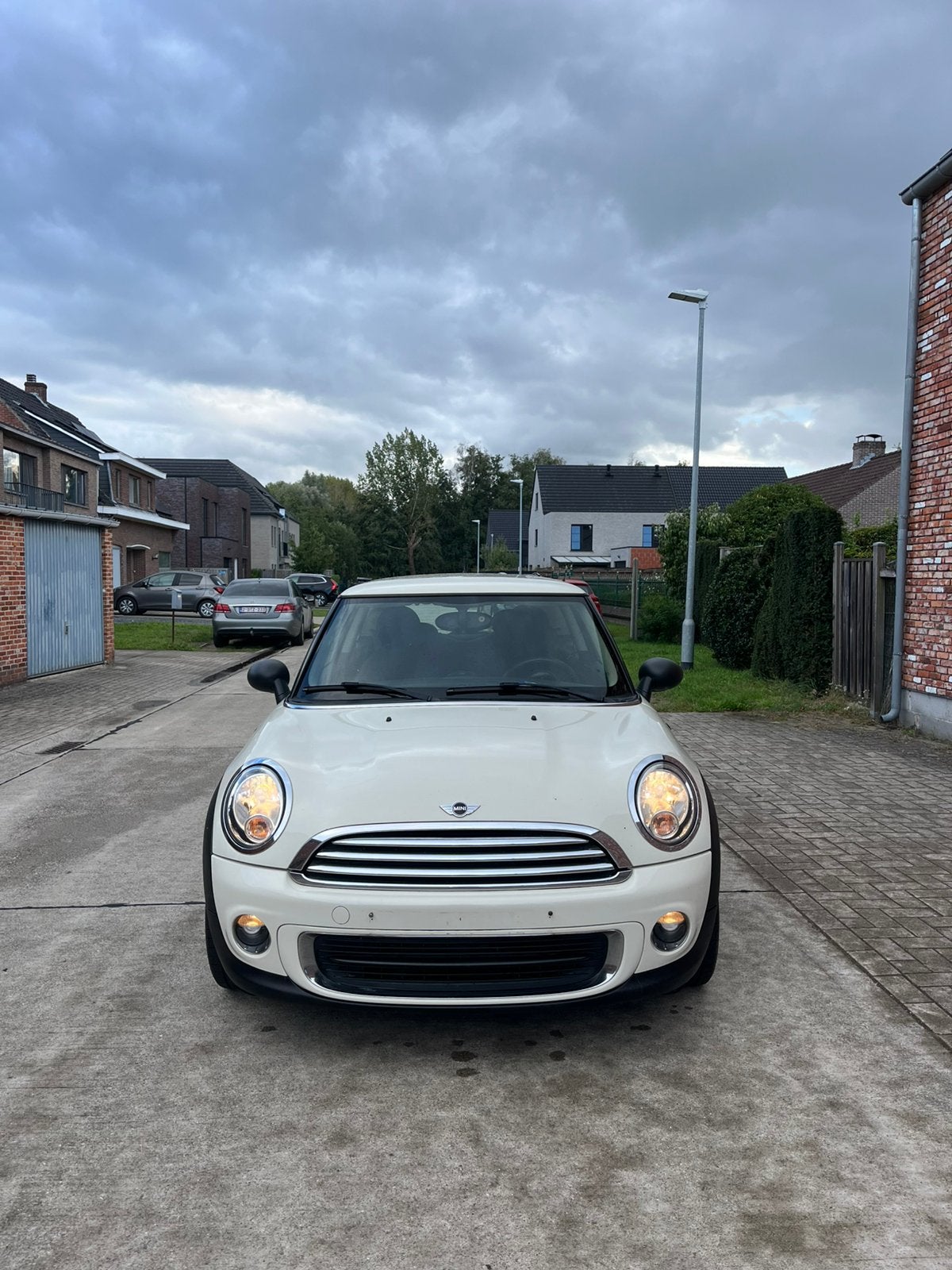 MINI One 1.6 Benzine (2012) 184.000 km Gekeurd voor verkoop, Autos, Euro 5, Achat, Beige, https://public.car-pass.be/verify/5304-0929-9490#