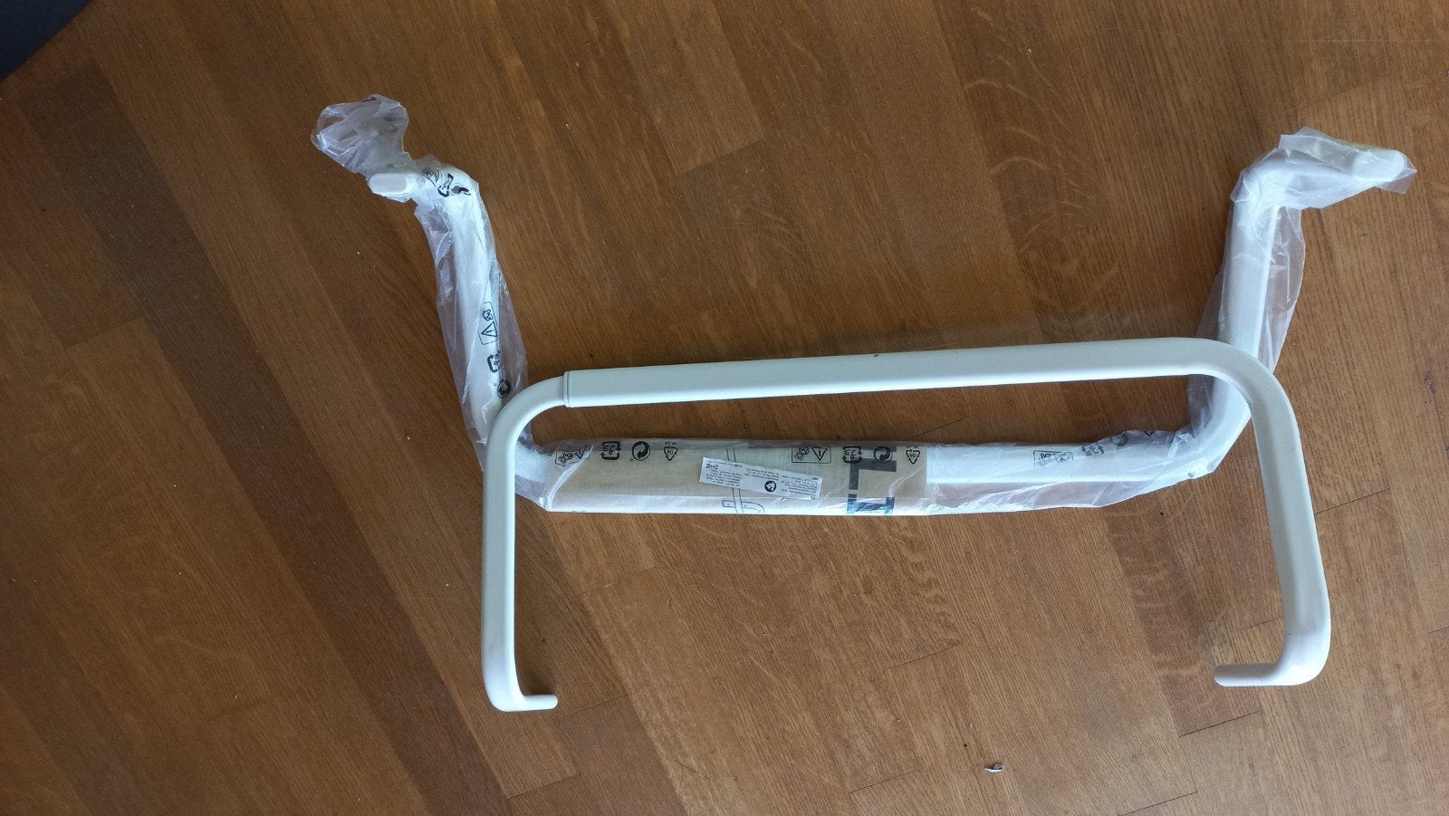 2 nieuwe kledingroedes Ikea Mulig, Ophalen