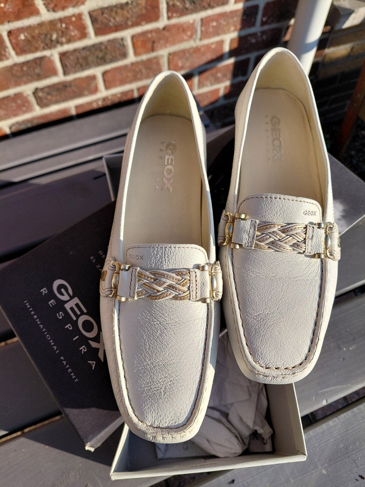 Chaussures Geox, Enlèvement