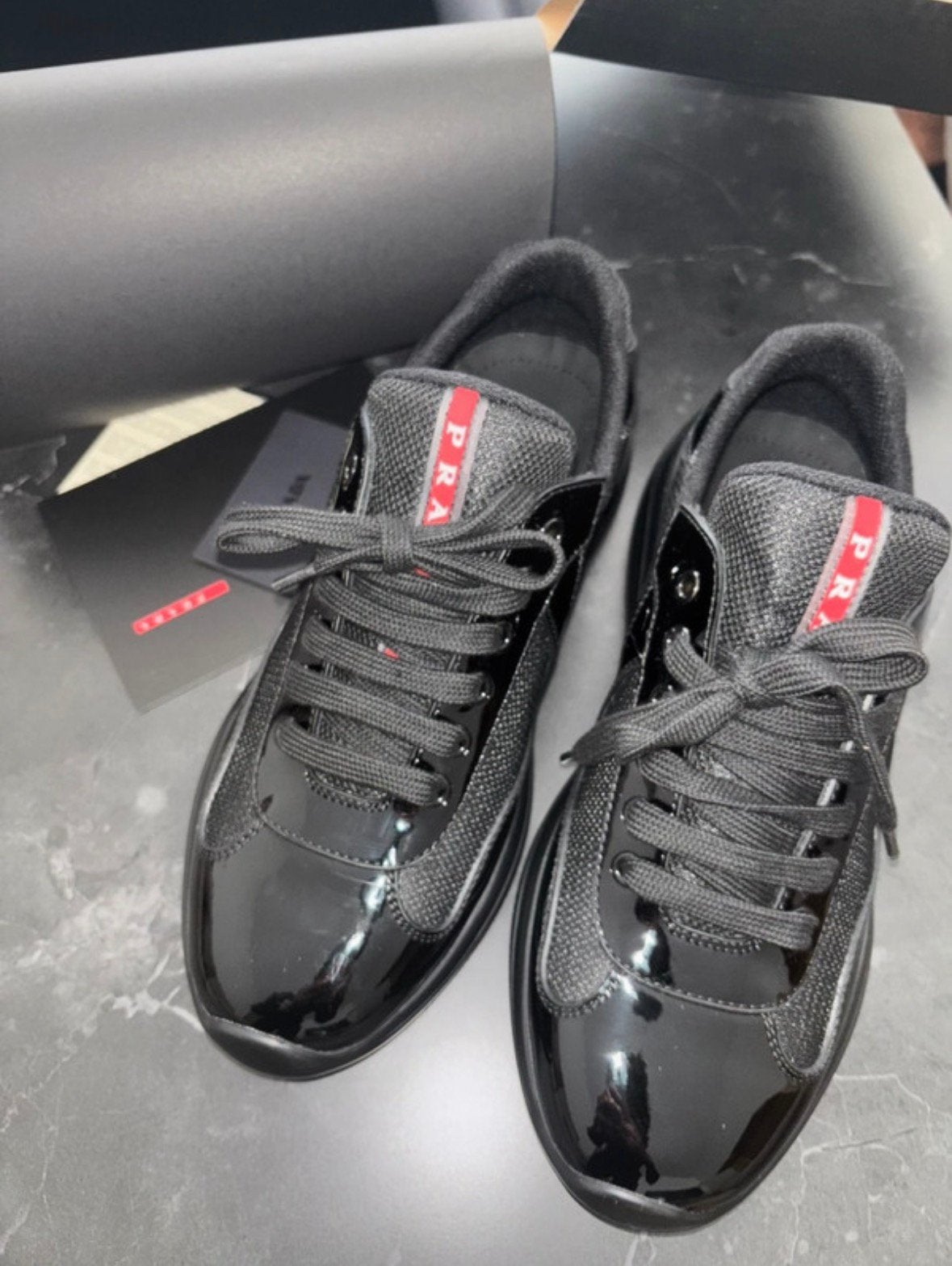 Prada America’s Cup sneakers noires –  T40, Vêtements | Hommes, Chaussures, Enlèvement ou Envoi, Comme neuf, Baskets, Noir