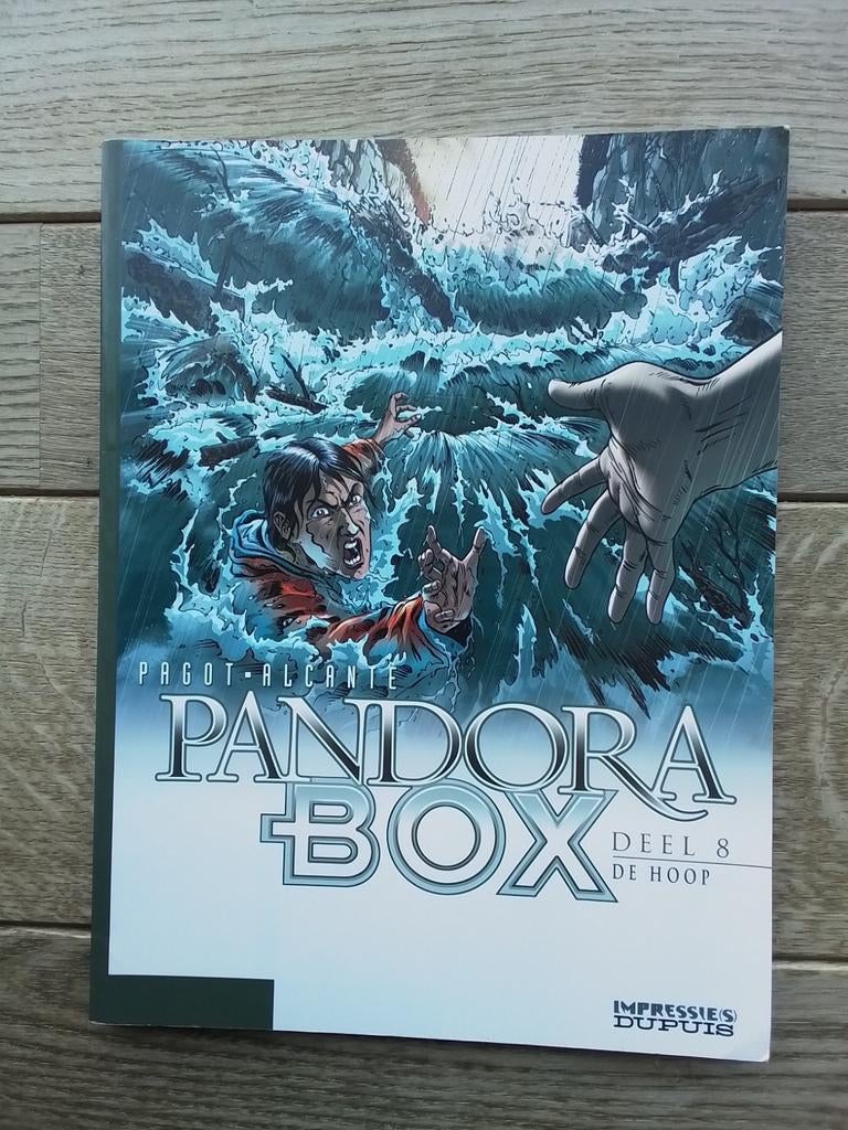 Pandora box nr 8 sc, Ophalen of Verzenden, Gelezen