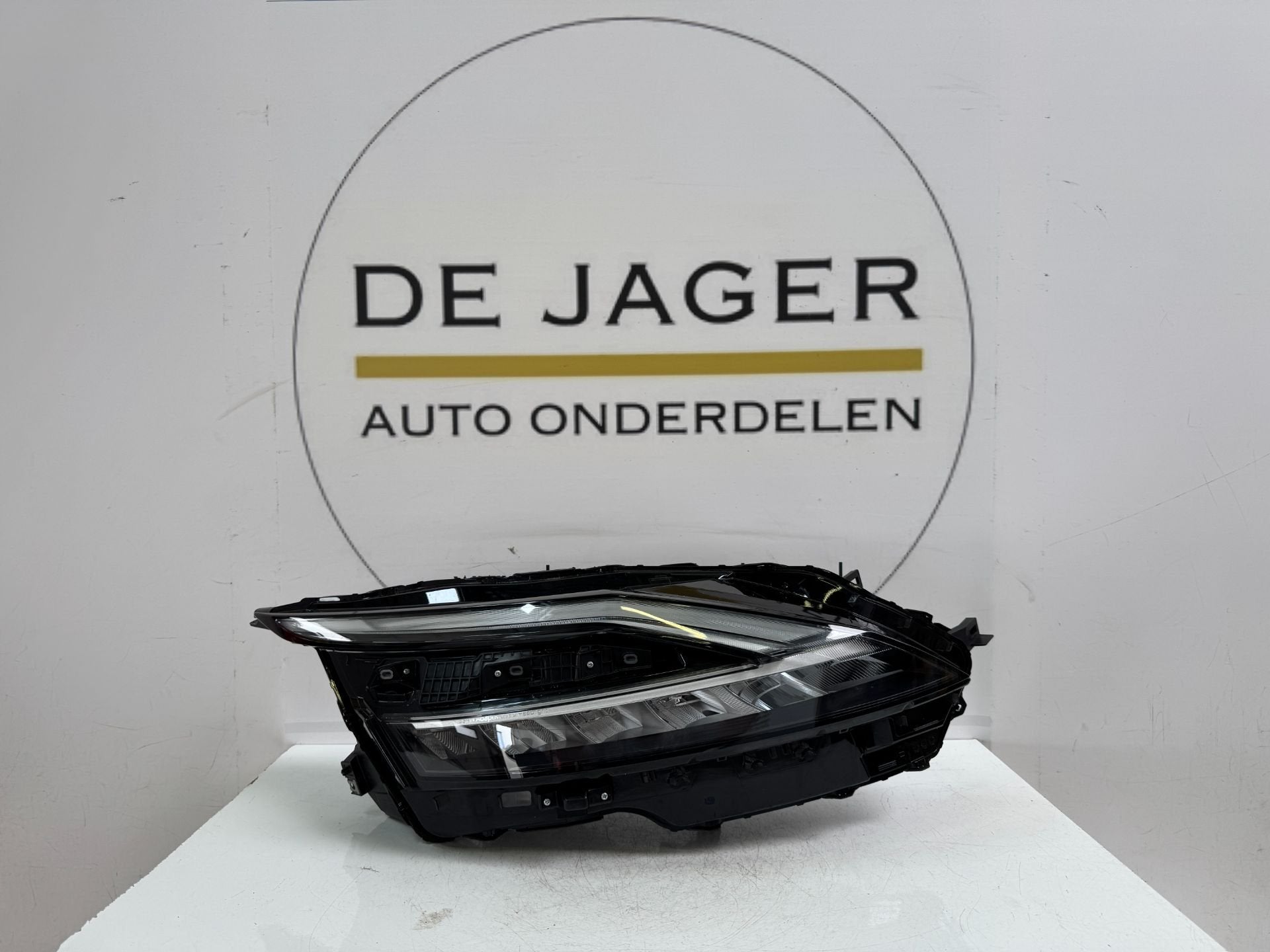 NISSAN QASHQAI J12 ADAPTIVE KOPLAMP RECHTS NIEUW 100-8D02J, Nissan Motor Co., Ltd., Takashima 1-chome 1-1
220-8686  Yokohama, Nieuw