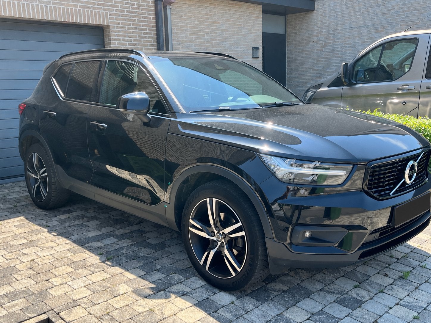 Volvo XC40 1.5 T3 R-Design Automaat – 2021 – 142.000 km, Autos, Achat, Entretenue par le concessionnaire, 5 portes, Automatique