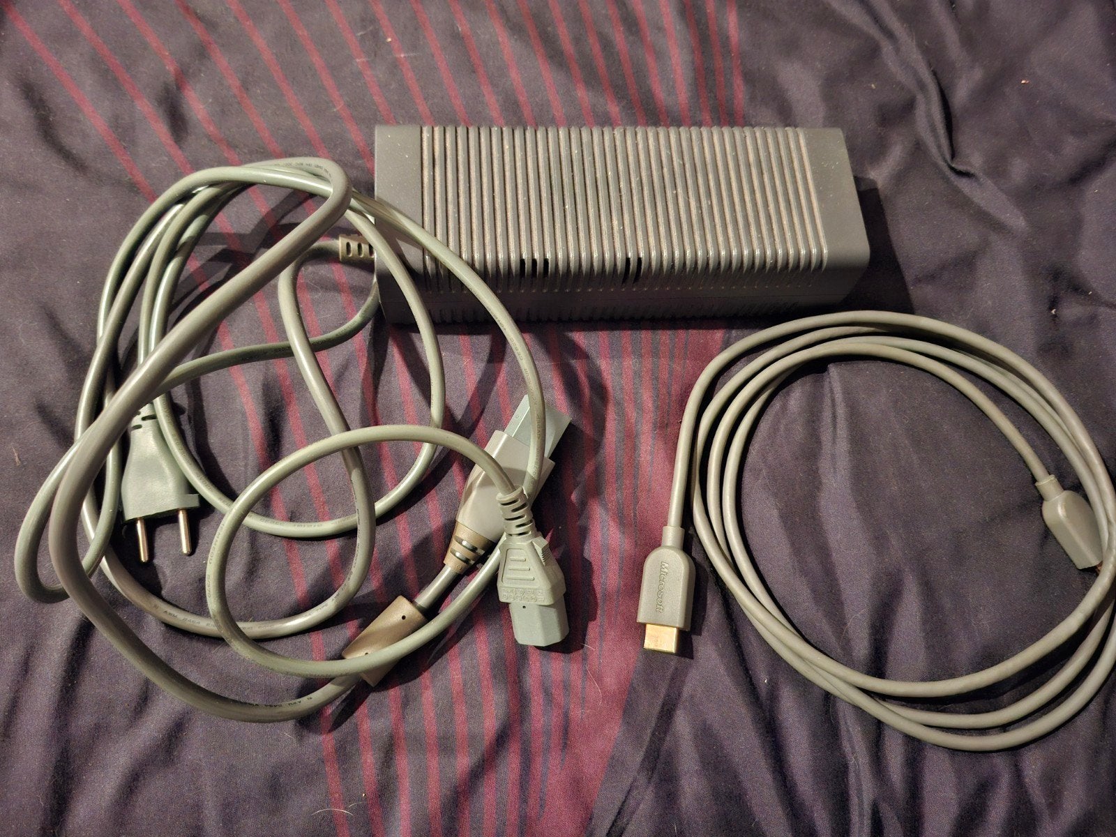 A vendre câble et alimentation pour console X-Box 360, Enlèvement ou Envoi, Comme neuf