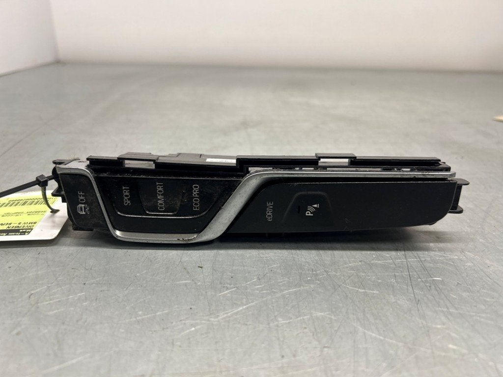 DIVERS BMW 5 serie (G30) (01-2016/06-2023) (|6993919|), Utilisé, BMW, Petuelring 130
80809  München, DE, Bayerische Motoren Werke AG