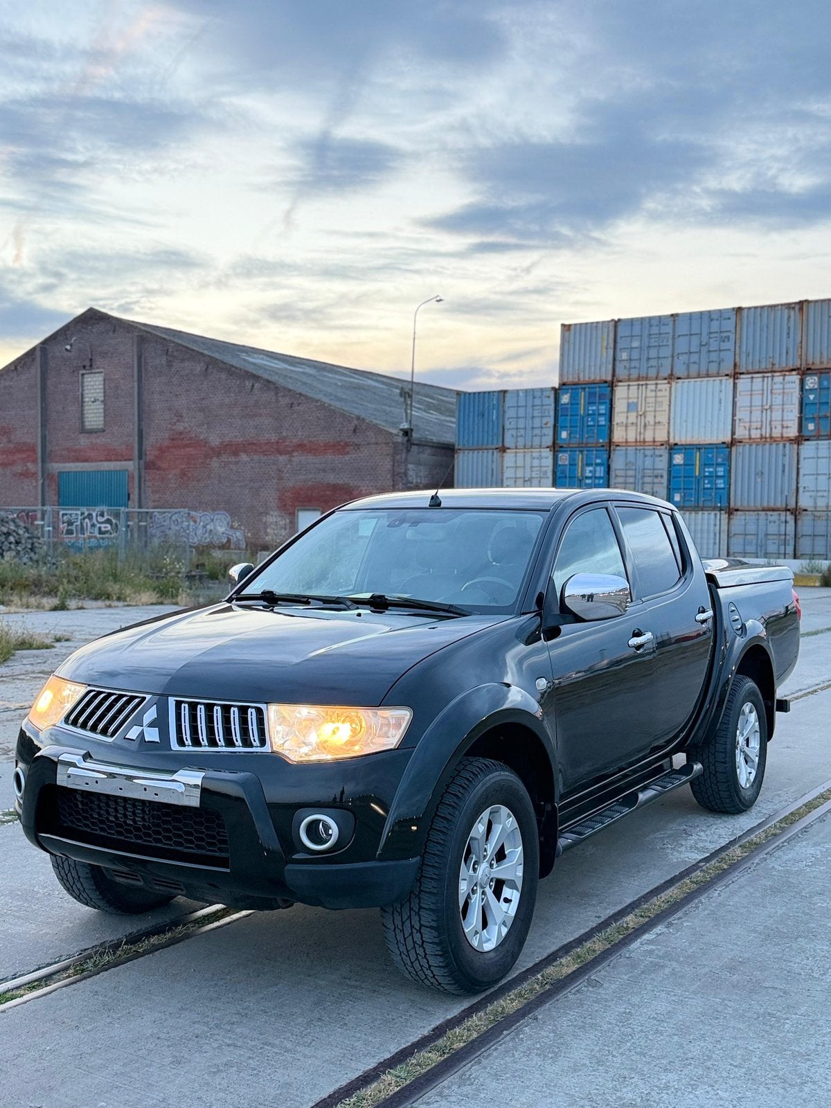 Mitsubishi L200 4x4 automatic 127.000km, Zwart, 4 cilinders, 131 kW, Zwart