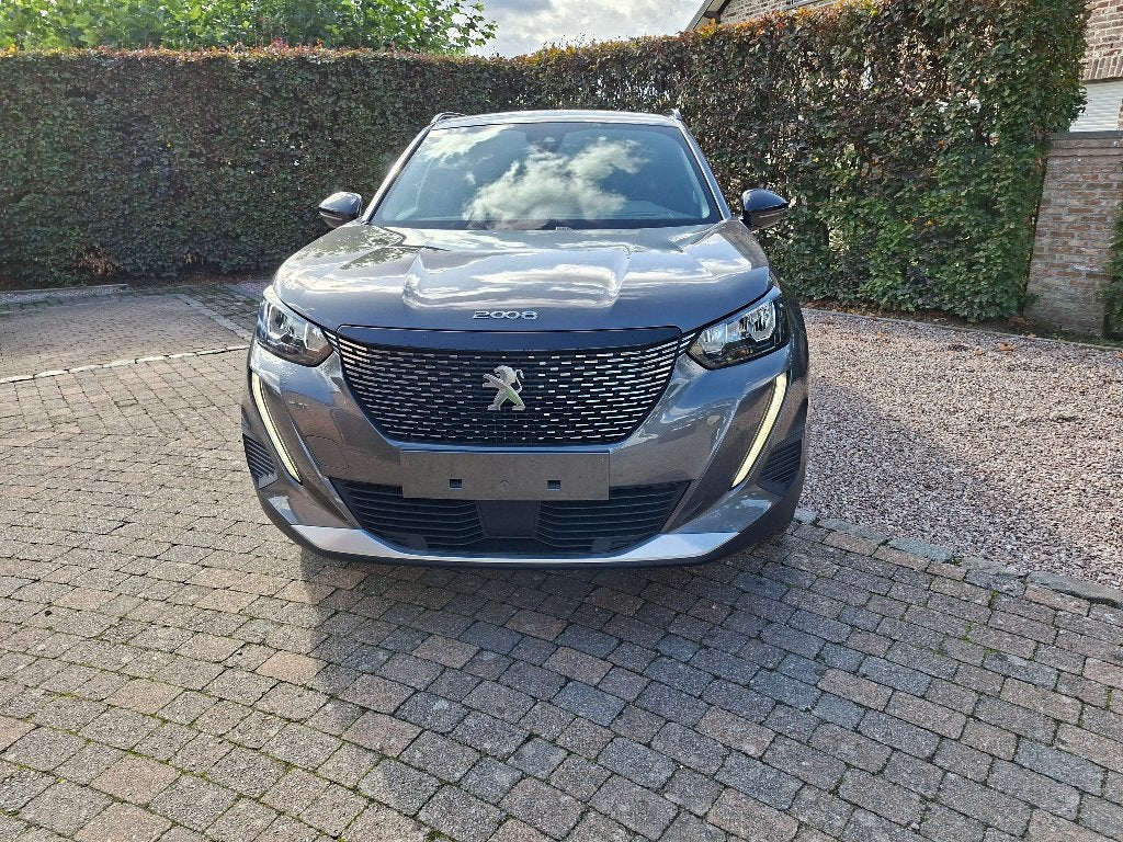 PEUGEOT 2008 1.2i AUT. 130pk ALLURE, 2023, Auto's, Euro 6, 1199 cc, Leder en Stof, 5 zetels