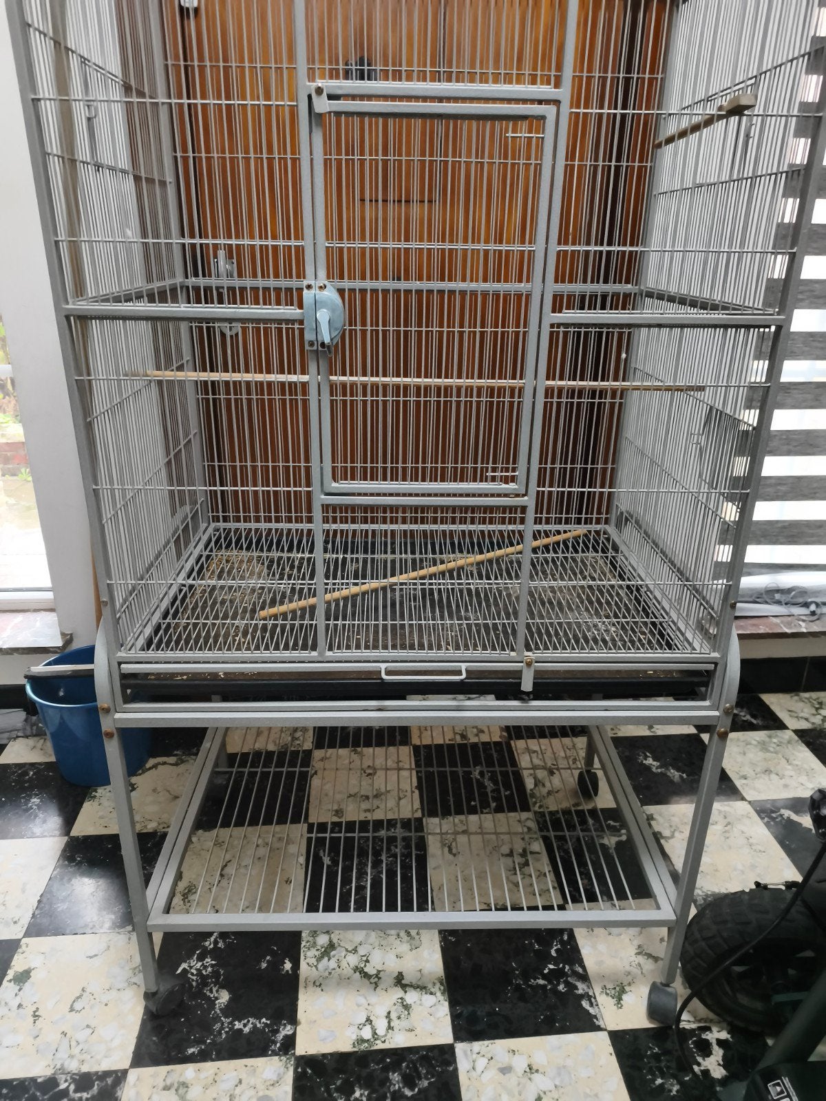 cage sur pied, Enlèvement