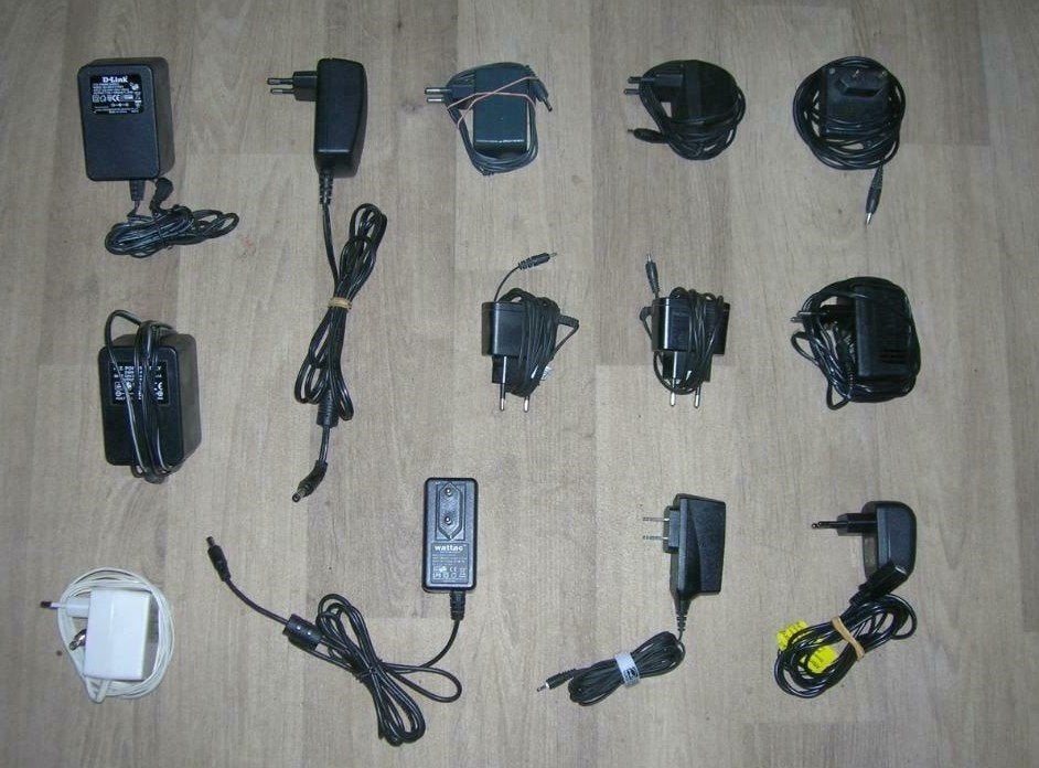 Kabels, transfo's, laders, hoofdtelefoon,..., Elektronische apparatuur, Ophalen, Zo goed als nieuw