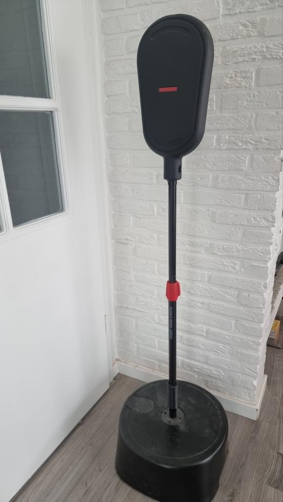 Decathlon Outshock bokspaal / punching ball (108-136cm), Sports & Fitness, Boxe, Sac de boxe, Enlèvement
