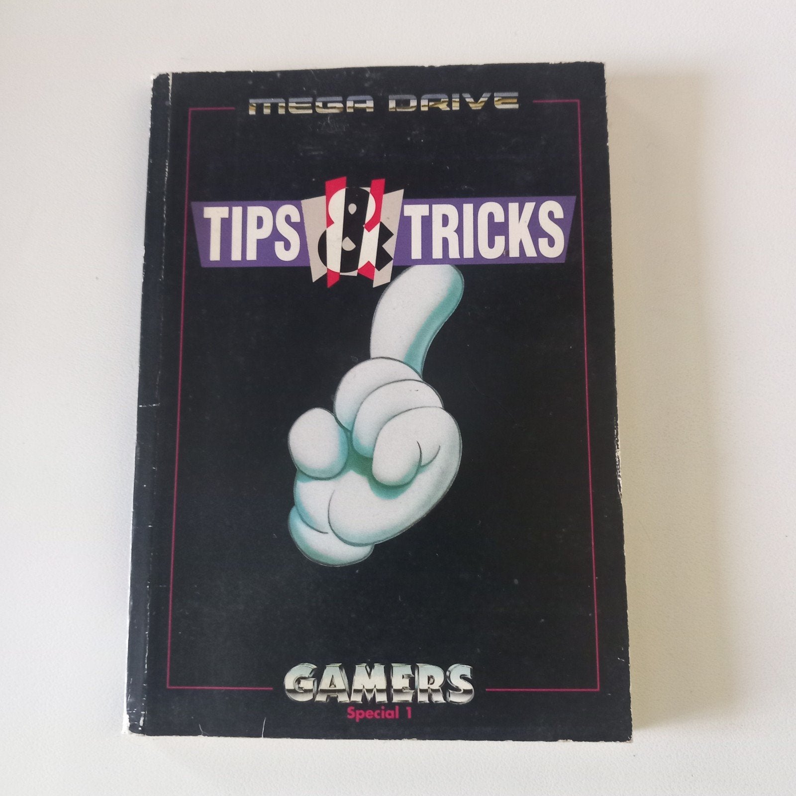 SEGA Mega Drive boek "Tips & Tricks", Games en Spelcomputers, Games | Sega, Ophalen of Verzenden, Mega Drive