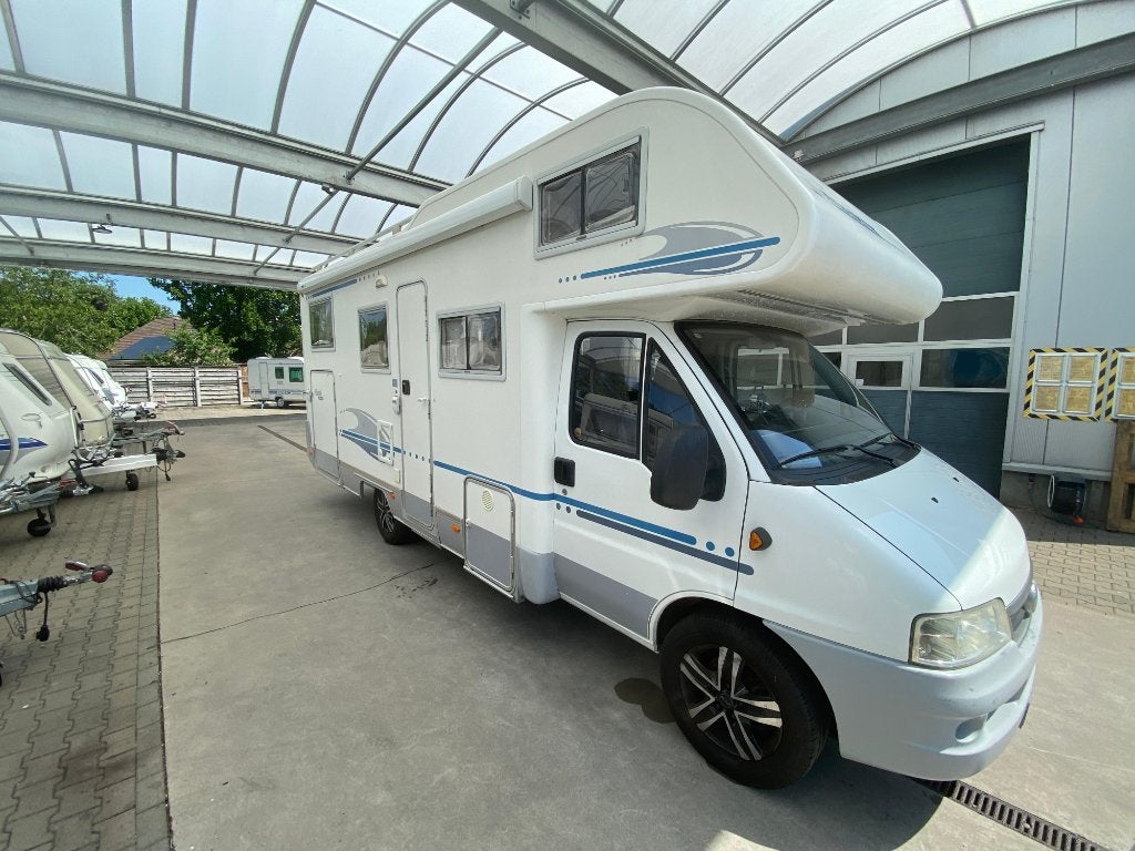 Alcôve Adria Coral 660 SP, un prix à emporter compétitif., Siège de train, 6 à 7 mètres, Boîte manuelle, Jusqu'à 6