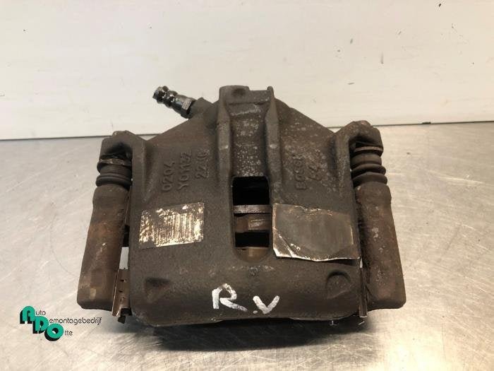 Remklauw (Tang) rechts-voor van een Peugeot 208 (208 12-), Gebruikt, -, -, Ophalen of Verzenden