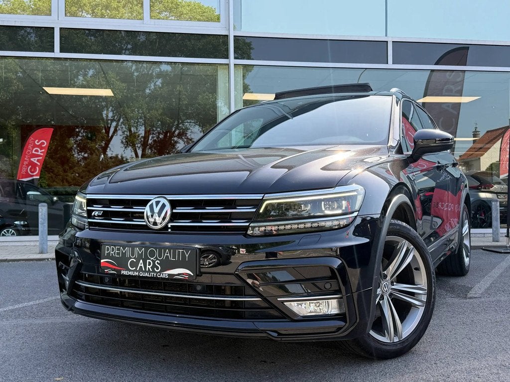 Volkswagen Tiguan R-LINE / PANORAMISCH DAK / ADAPTIVE CRUISE, Automaat, Gebruikt, 4 cilinders, Leder en Stof