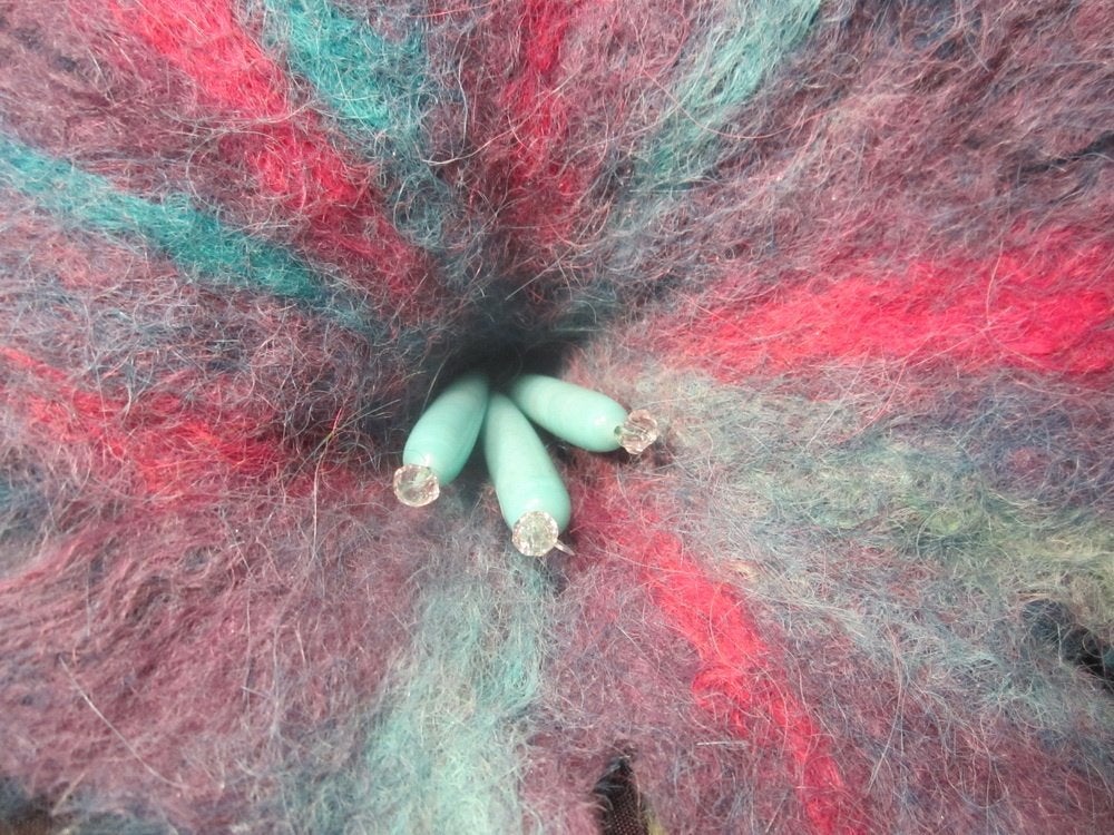 Handgemaakte vilten bloem: alpacawol + zijde (4), Verzenden