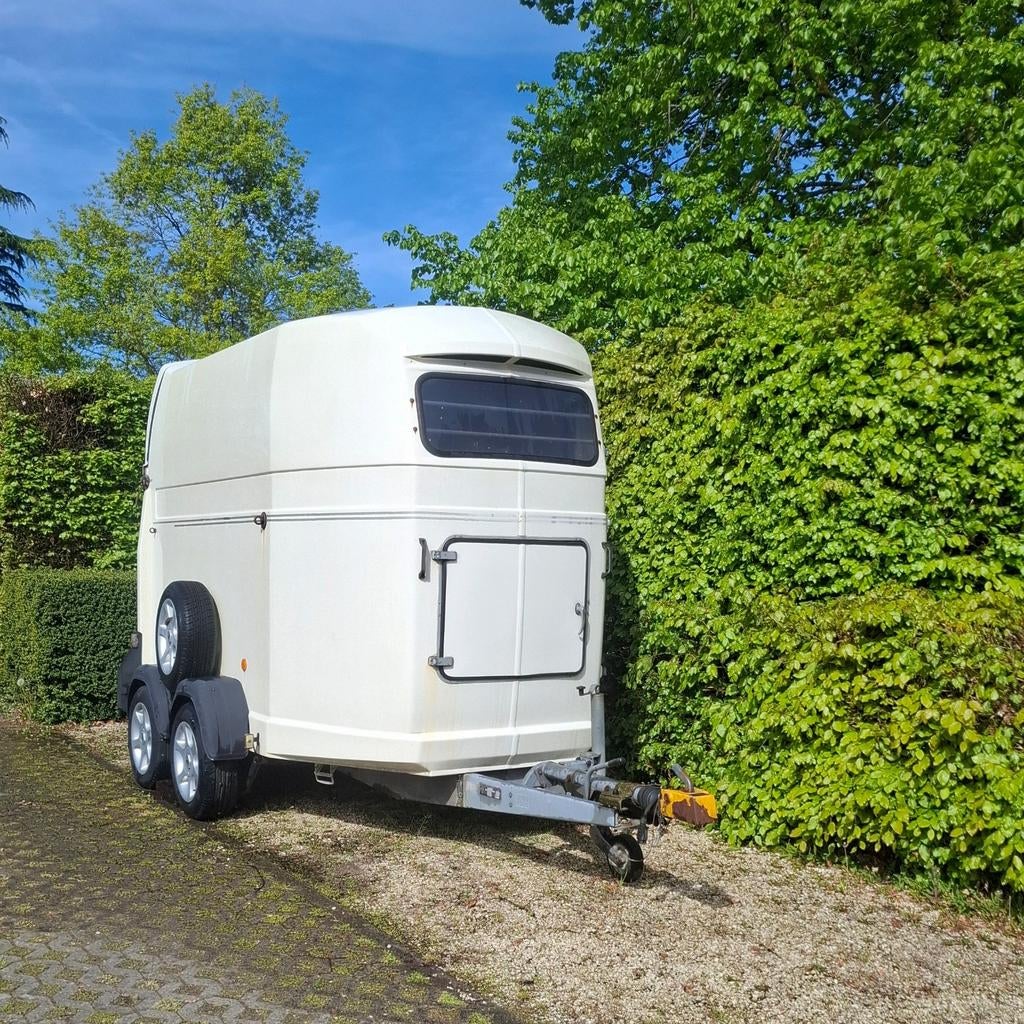 Paardentrailer Westfalia, Ophalen