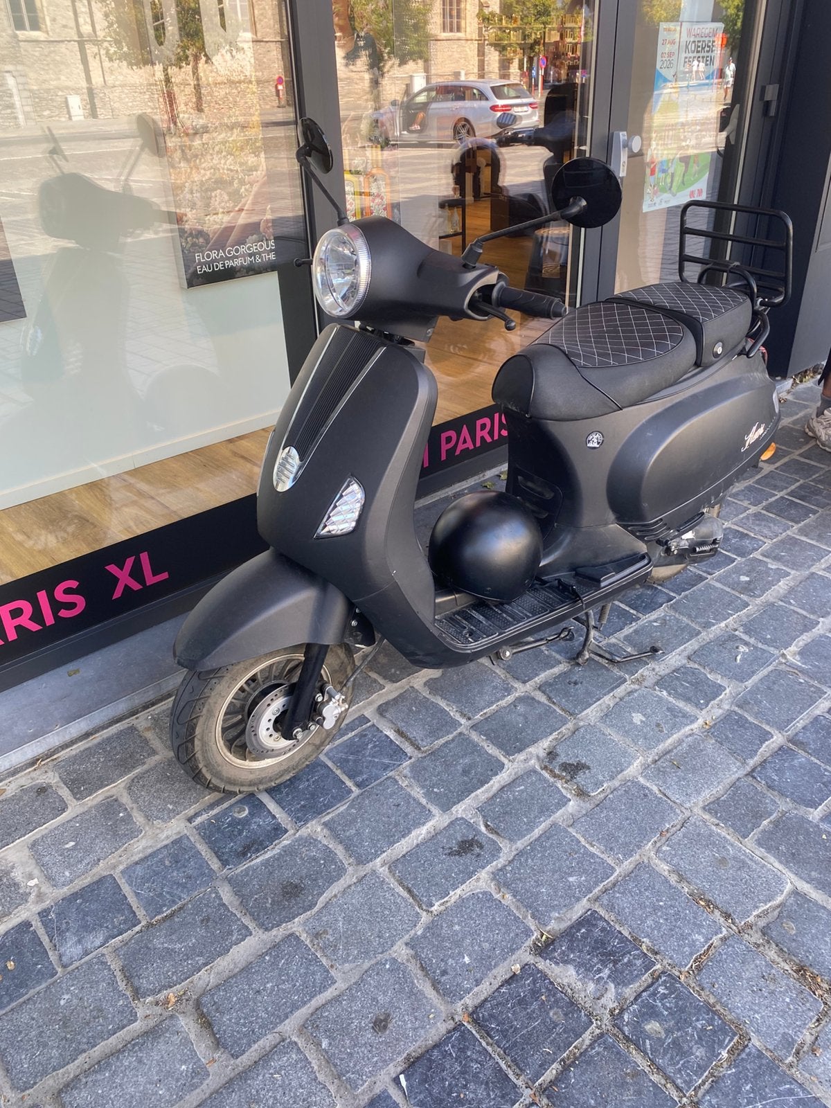 Venesi Henry A klasse scooter, Ophalen, Zo goed als nieuw