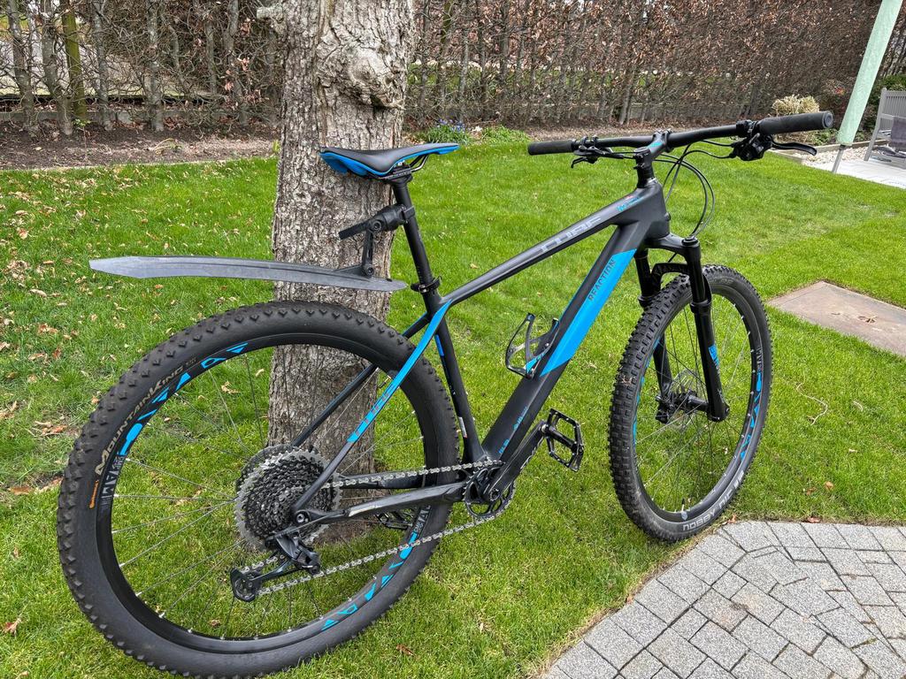 CUBE mountainbike carbon blauw/zwart, Autres marques, Comme neuf, Enlèvement, 53 à 57 cm