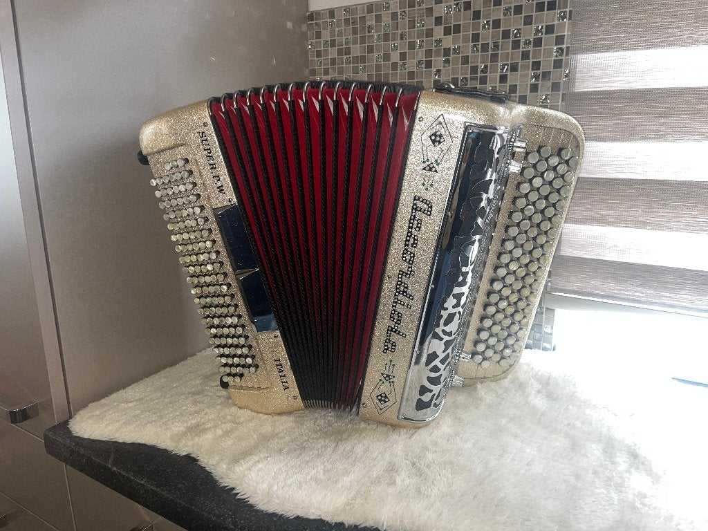 Accordiola Super P W italia is in splinter nieuwstaat, Muziek en Instrumenten, Accordeons, Zo goed als nieuw, Knopaccordeon, 120-bas