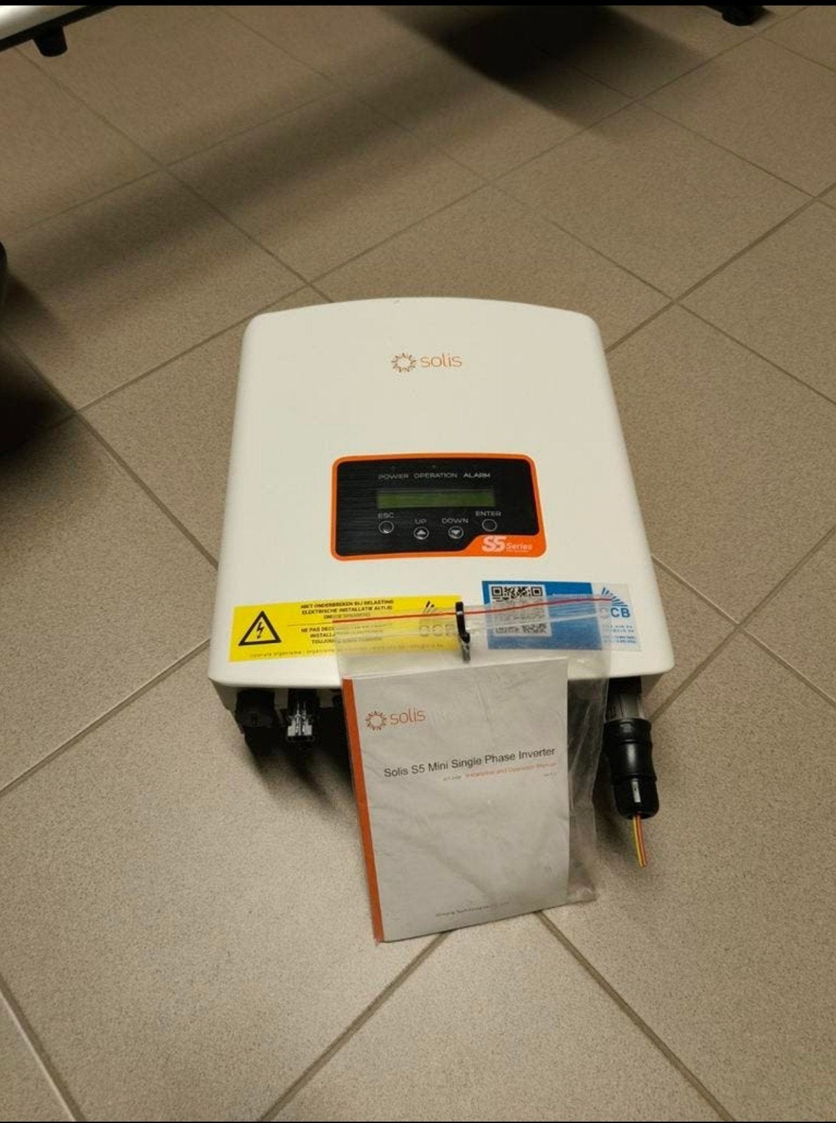 Solis omvormer
Type: S5-GR1P2K-M, Doe-het-zelf en Bouw, Zonnepanelen en Toebehoren, Ophalen, Gebruikt
