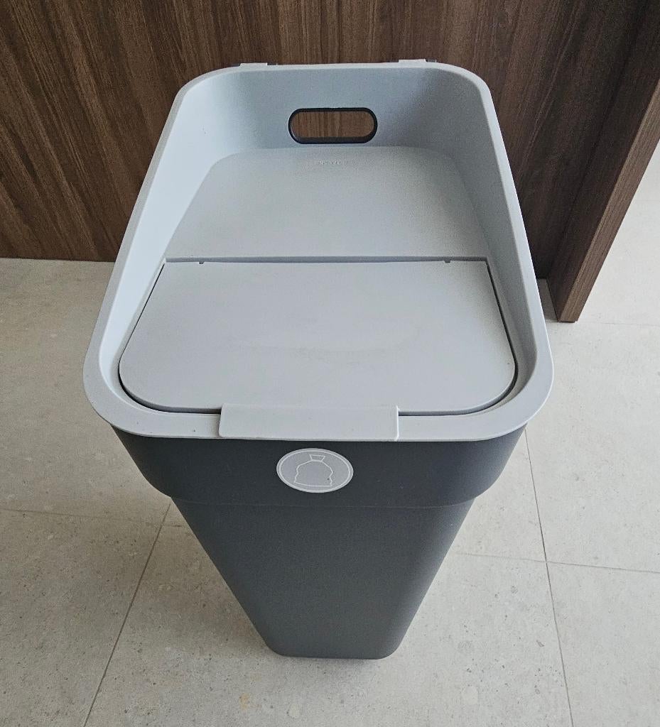 Afvalemmer Curver 30 l - 12 €, 20 à 30 litres, Comme neuf, Synthétique, Enlèvement